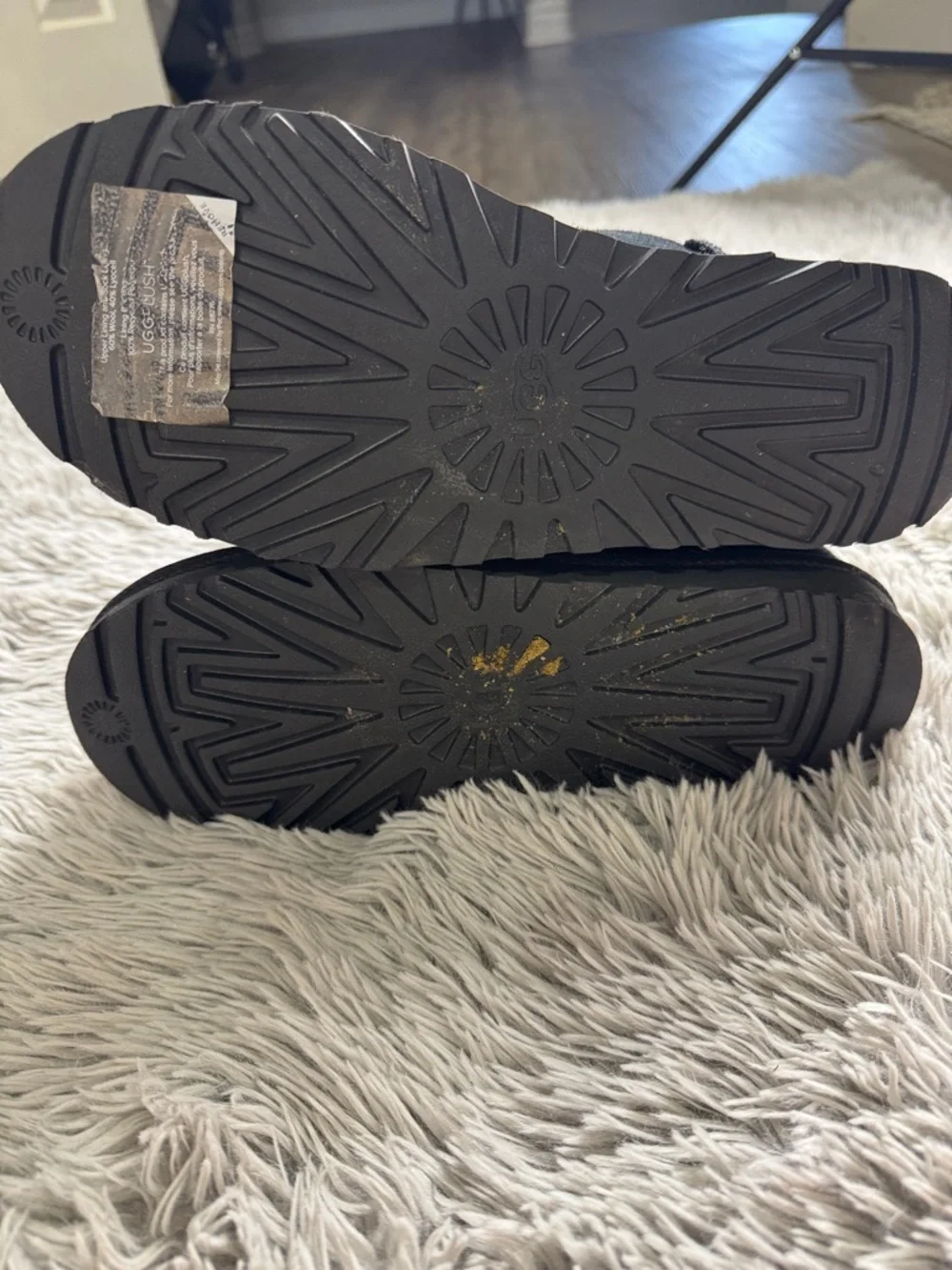 UGG Black Classic Short Lunara Bootie size 8